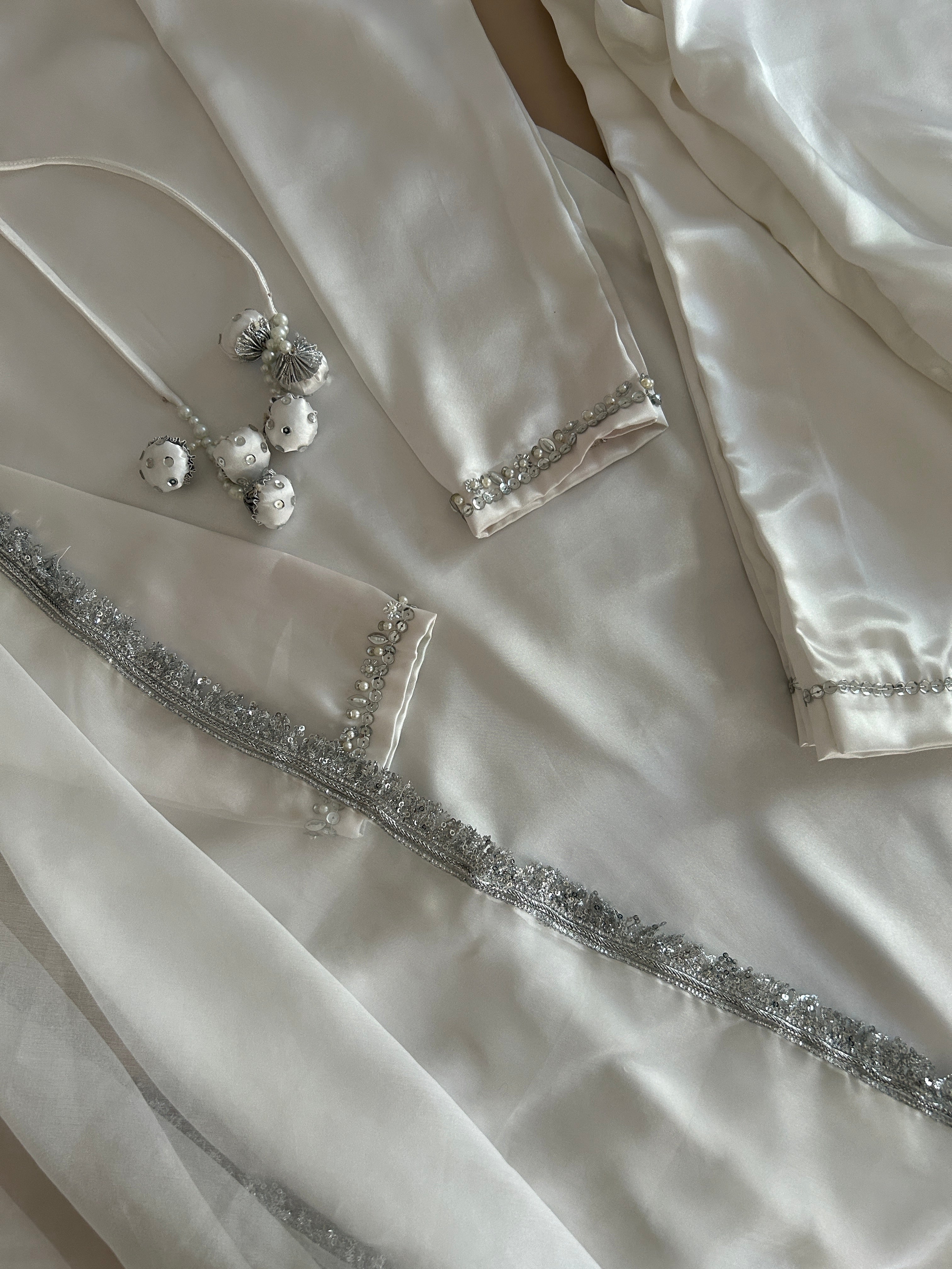 Safa - Pearl White